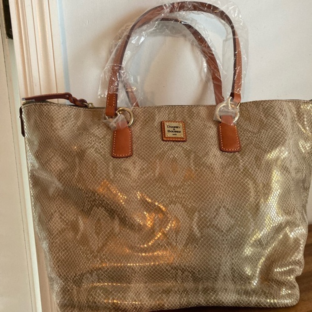 Dooney & Bourke leather shopper, soft gold, NWT